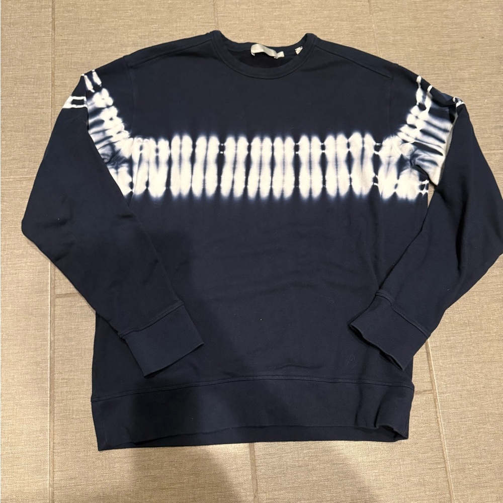 Vince Men’s Navy and White Sweater